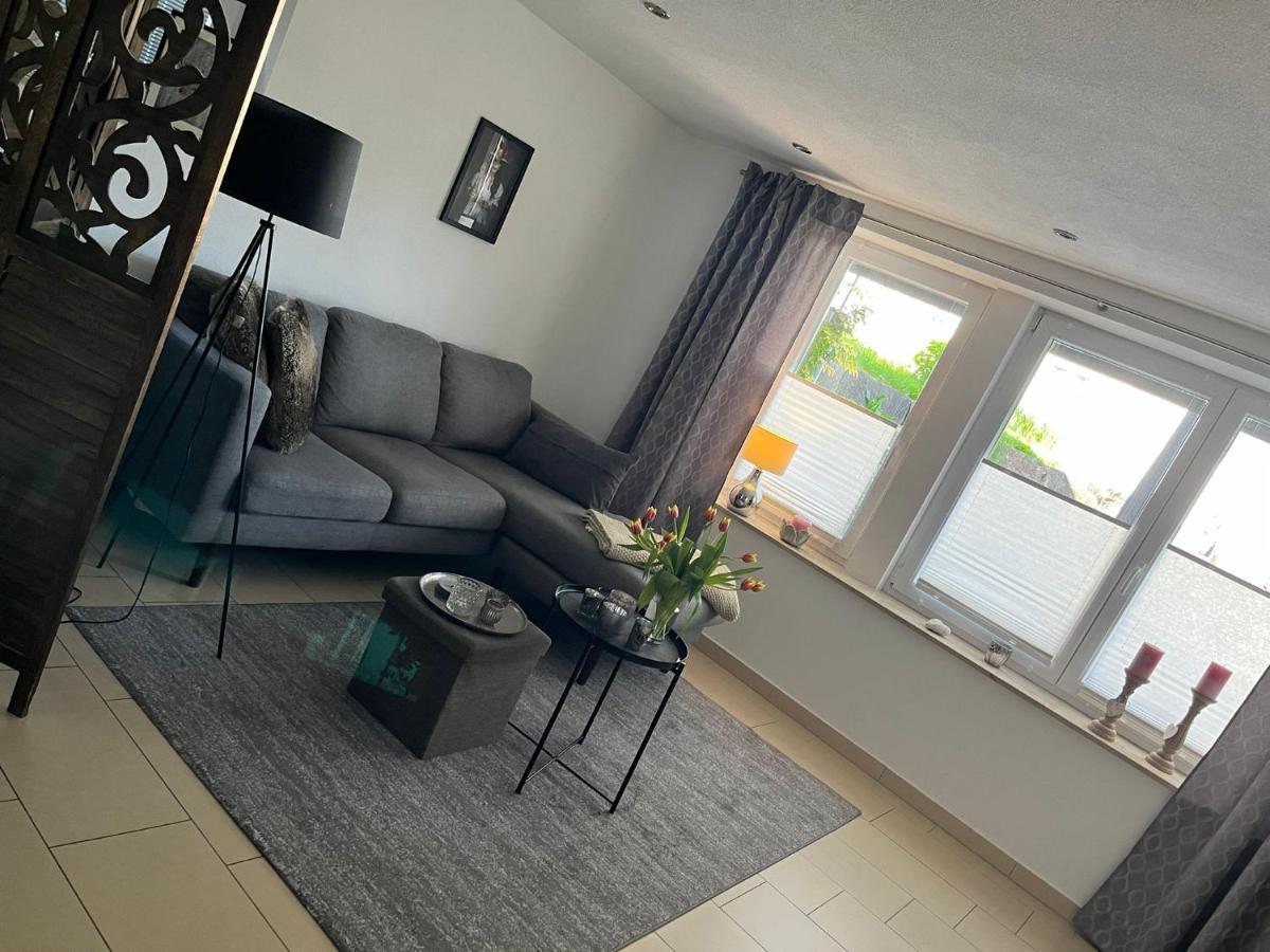Schoene Ferienwohnung 2,5 Zimmer In Stadtnaehe Mit Eigenem Hofgarten Balingen Exterior photo