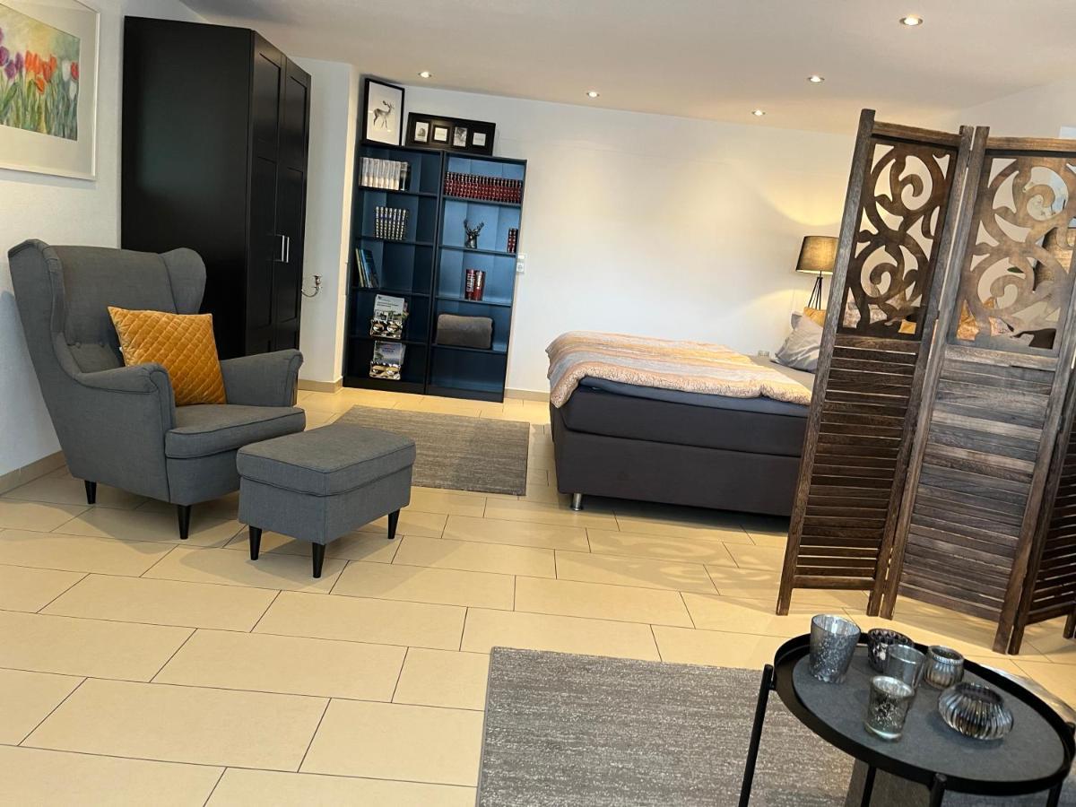 Schoene Ferienwohnung 2,5 Zimmer In Stadtnaehe Mit Eigenem Hofgarten Balingen Exterior photo