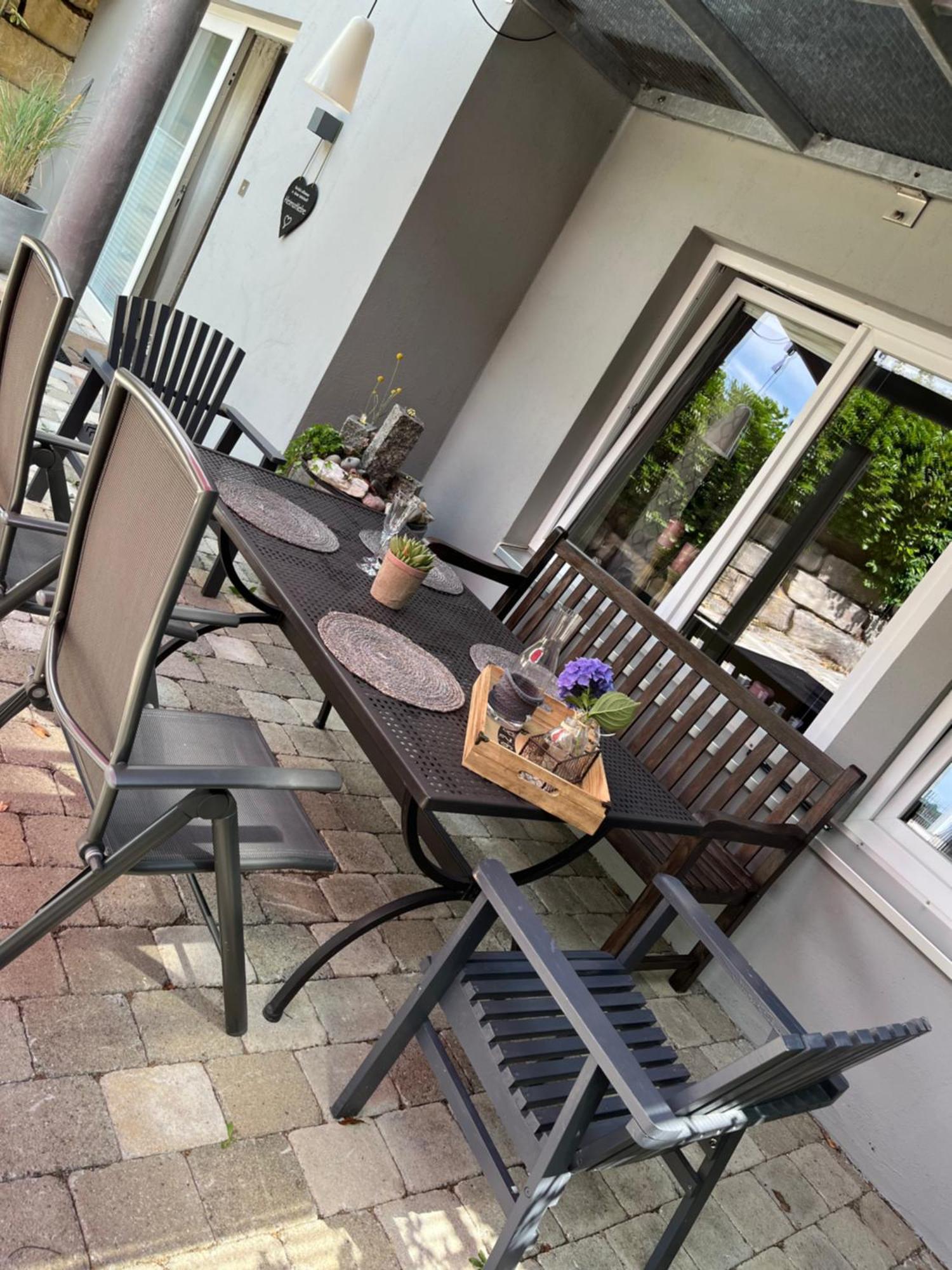 Schoene Ferienwohnung 2,5 Zimmer In Stadtnaehe Mit Eigenem Hofgarten Balingen Exterior photo